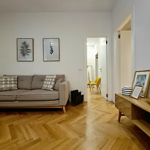 https://serendipity-apartments-duomo.it-lombardy.com